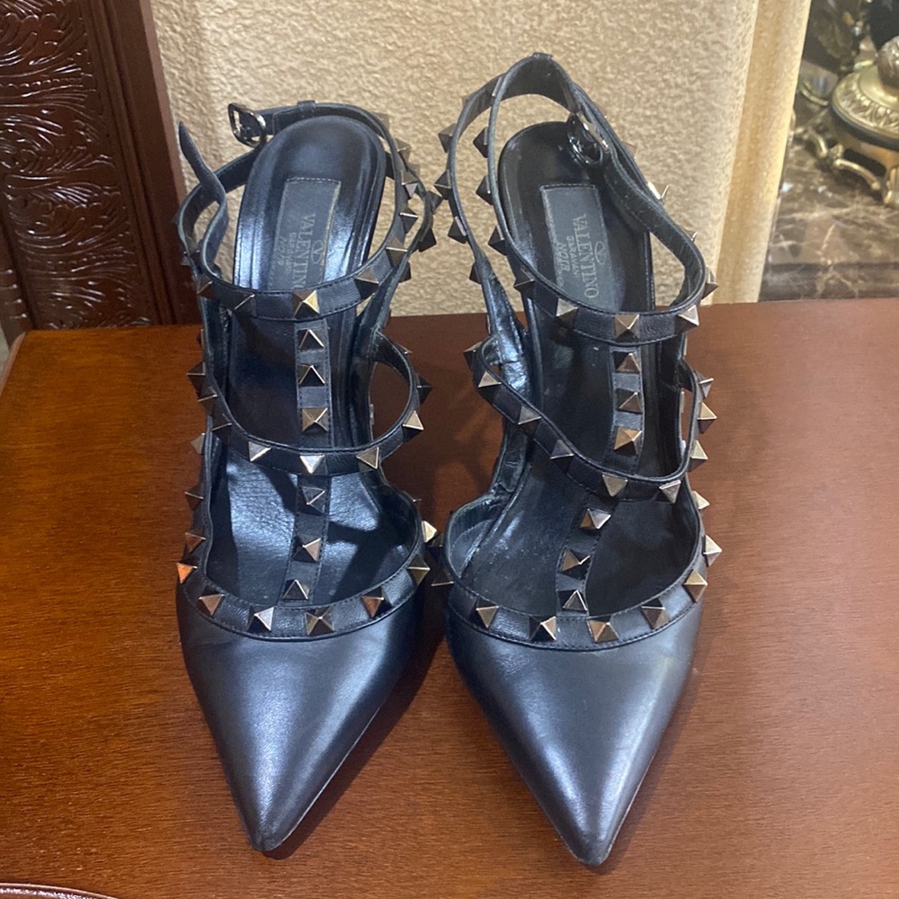 Valentino rock stud shoes heels sz 38